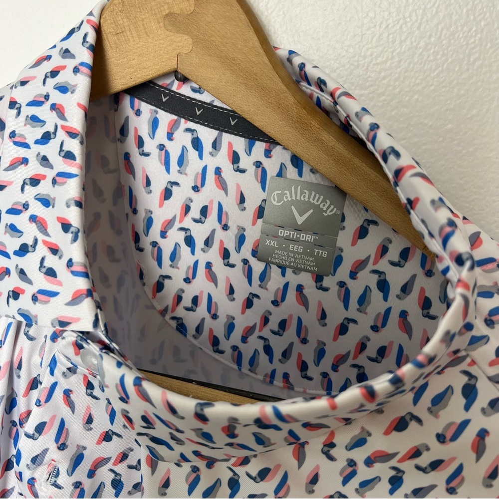 Men's bright white regatta Callaway,‎ golf shirt, size xl, blue birds patterned - Picture 2 of 7